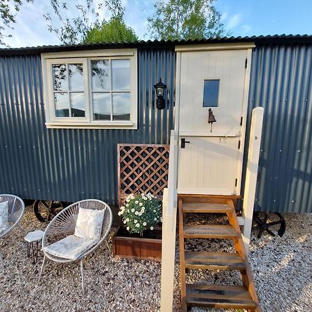 The Humble Hut Apartment Уулер Екстериор снимка