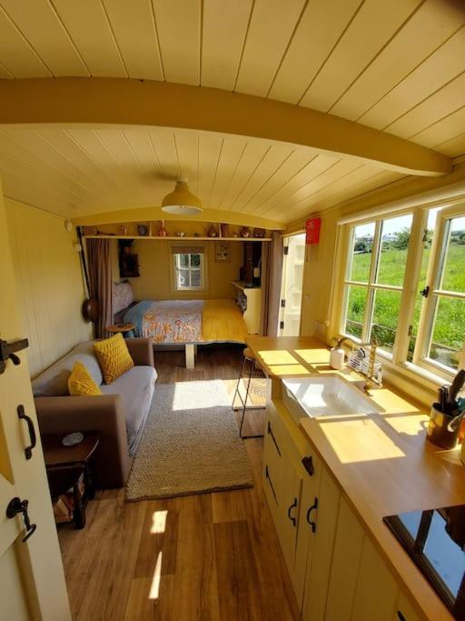 The Humble Hut Apartment Уулер Екстериор снимка